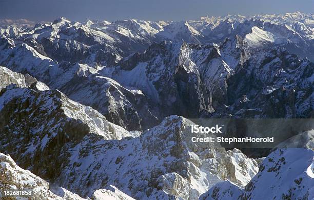 Alpenpanorama Foto de stock y más banco de imágenes de Alpes Europeos - Alpes Europeos, Cadena de montañas, Destinos turísticos