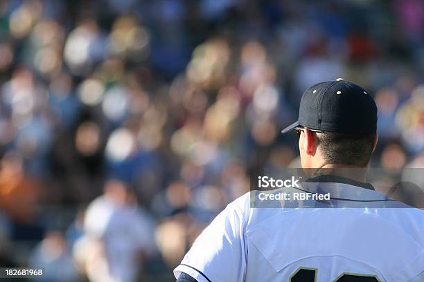 Jugador De Béisbol Foto de stock y más banco de imágenes de Béisbol - Béisbol, Pelota de béisbol, Estadio