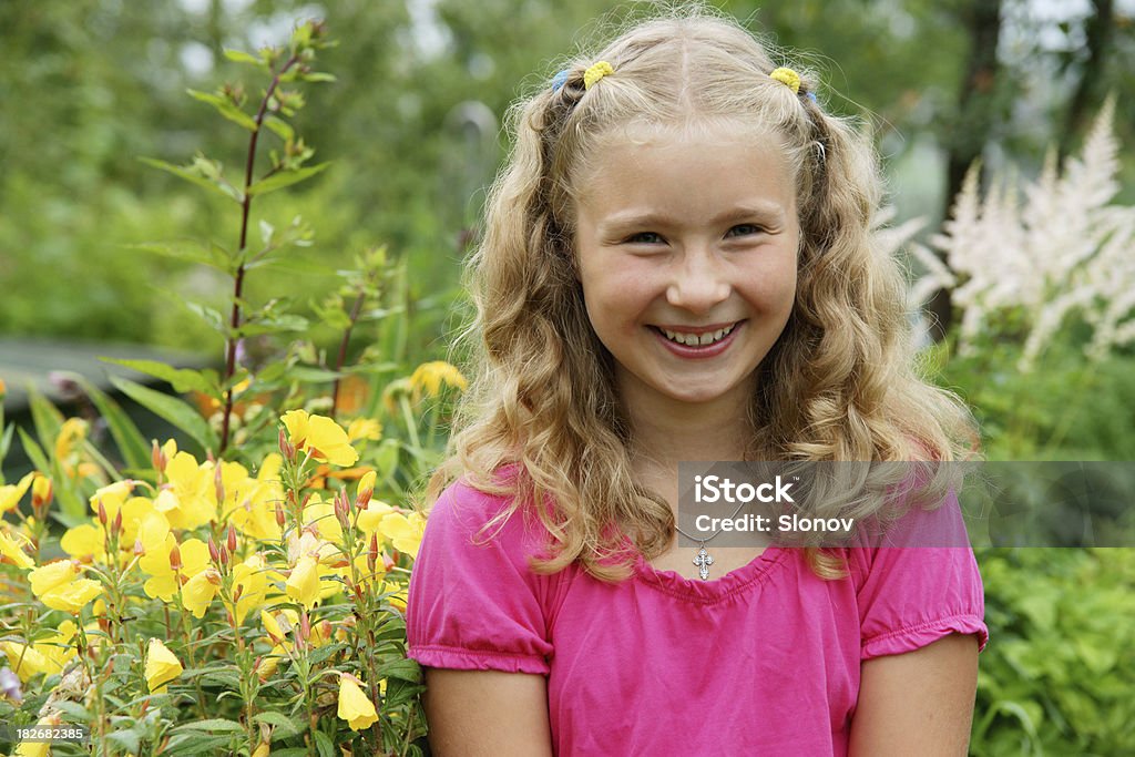 Sonriente niña - Foto de stock de 10-11 años libre de derechos