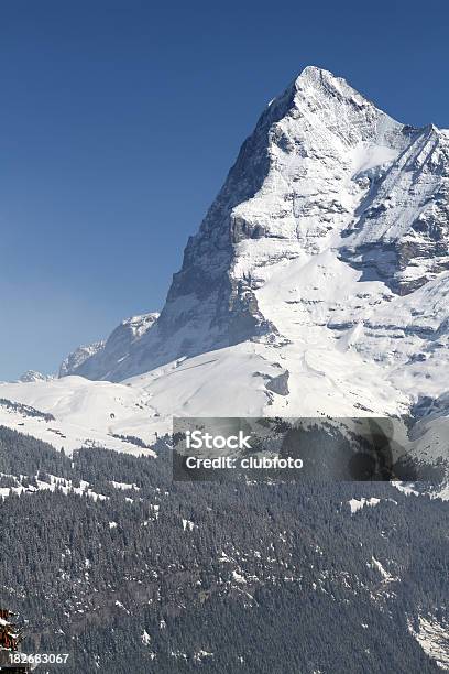 Foto de Monte Eiger Montanha Nos Alpes Suíços Suíça e mais fotos de stock de Alpes europeus - Alpes europeus, Azul, Bernese Oberland