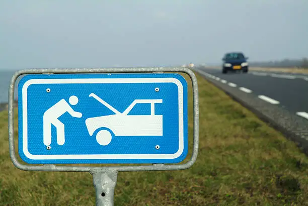Traffic-sign, indicating a place to stop in case of an emergency or car-breakdown.