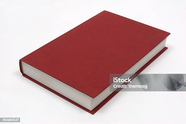 Vermelho Livro De Capa Dura - Fotografias de stock e mais imagens de Aprender - Aprender, Arte, Cultura e Espetáculo, Figura para recortar