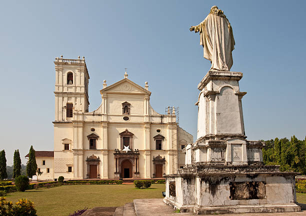 catedral de se na velha goa, índia - india goa temple indian culture imagens e fotografias de stock