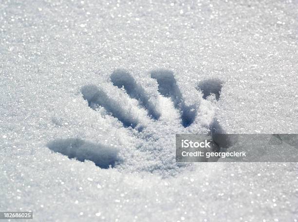 ハンドプリントで雪 - 手形のストックフォトや画像を多数ご用意 - 手形, 自然, 人物