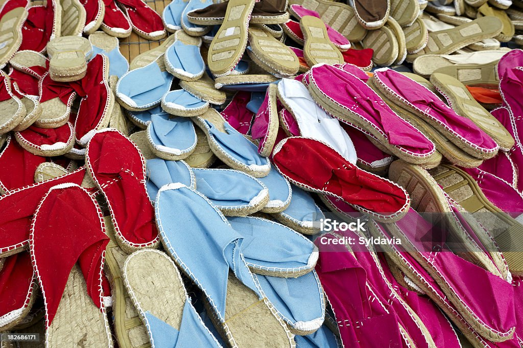 Scarpe. Canapa sandals. - Foto stock royalty-free di Ambientazione esterna