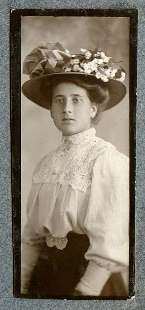 istock Young Edwardian Woman 182686235