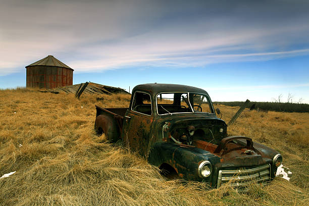 istock Old Farm Truck 182687062