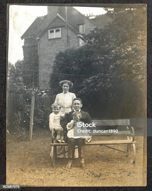 Belle Epoquefamilie Stockfoto und mehr Bilder von Belle Epoque-Stil - Belle Epoque-Stil, Alt, Fotografie