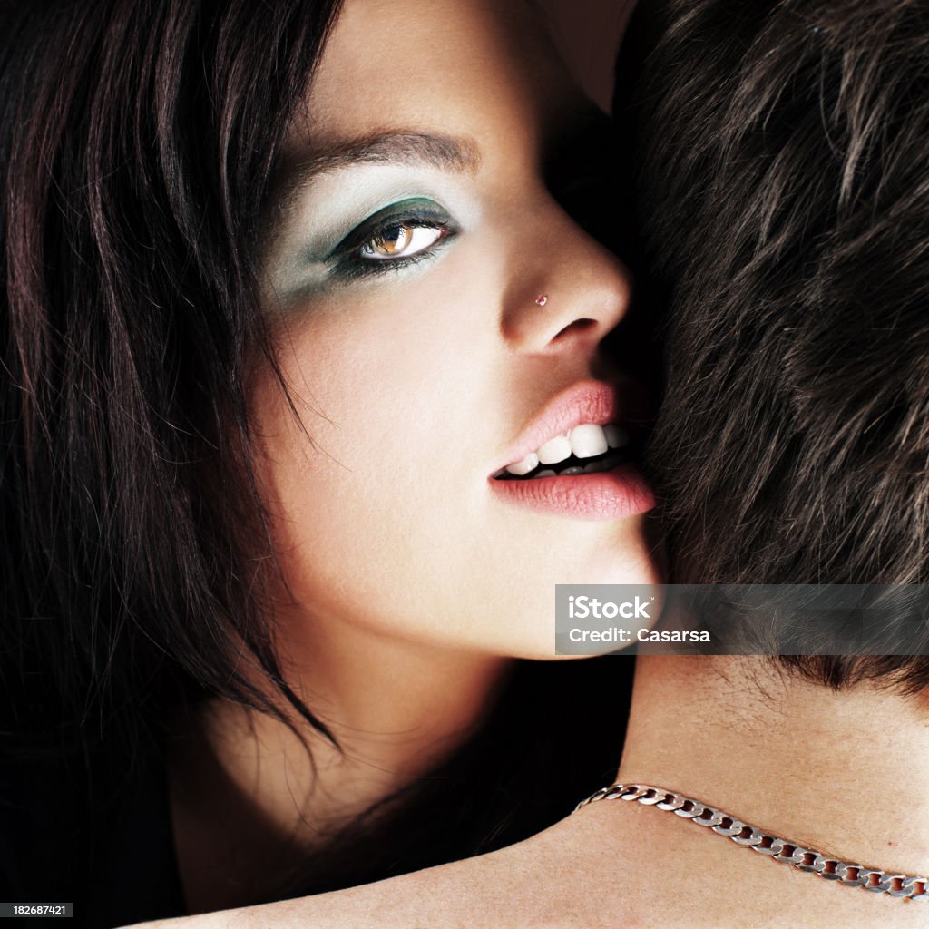 Whisper - Foto stock royalty-free di Abbracciare una persona