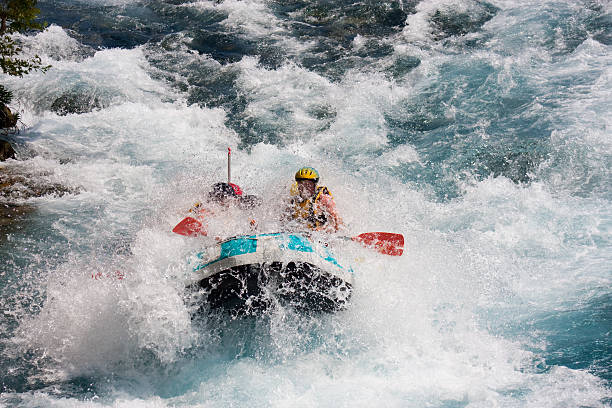 wildwasser-rafting in antalya - white water rafting outdoor pursuit rafting rapid stock-fotos und bilder