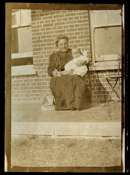 istock Victorian Grandma and grandchild 182687967