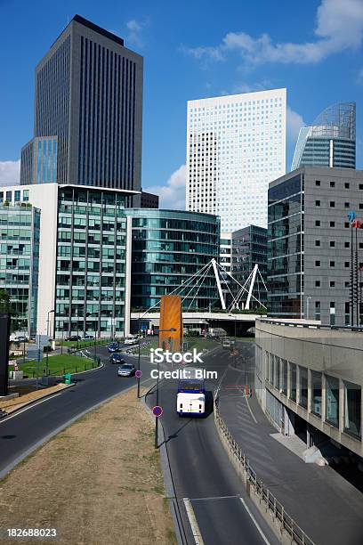 La Defense Finanz Und Geschäftsviertel In Paris Frankreich Stockfoto und mehr Bilder von Bürogebäude