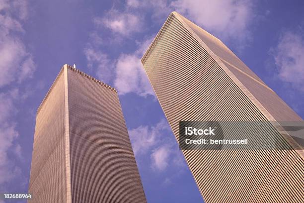 Słowo Trade Center W Nowym Jorku - zdjęcia stockowe i więcej obrazów Twin Towers - Manhattan - Twin Towers - Manhattan, Światowe Centrum Handlu - Manhattan, Nowy Jork