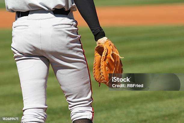Бейсболист — стоковые фотографии и другие картинки Университет - Университет, Бейсбол, Бейсбольный мяч