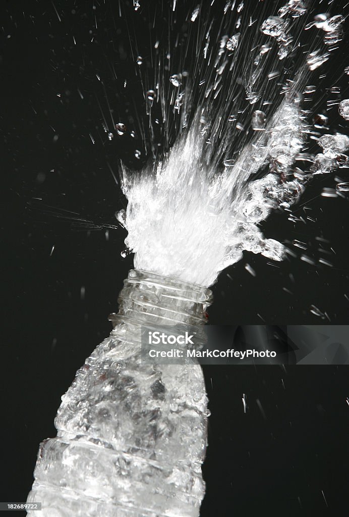 Flasche Wasser planschen - Lizenzfrei Explodieren Stock-Foto