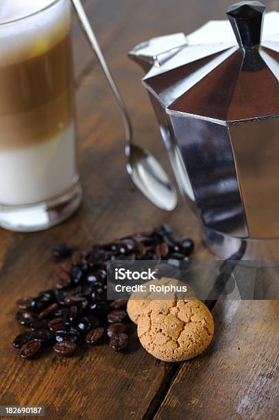 Latte Macciatto Czasu Z Włoskiej Pliki Cookie - zdjęcia stockowe i więcej obrazów Aluminium - Aluminium, Biscotti di Prato, Bliskie zbliżenie