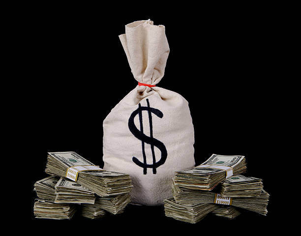 istock Money Bag and Cash 182690342