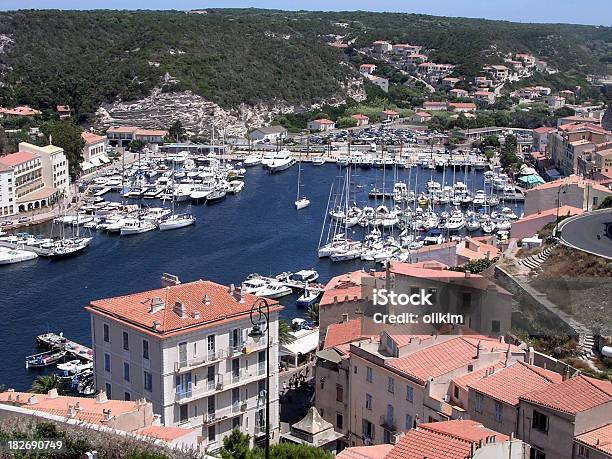 Città Di Bonifacio Corsica - Fotografie stock e altre immagini di Accessibilità - Accessibilità, Acqua, Affollato