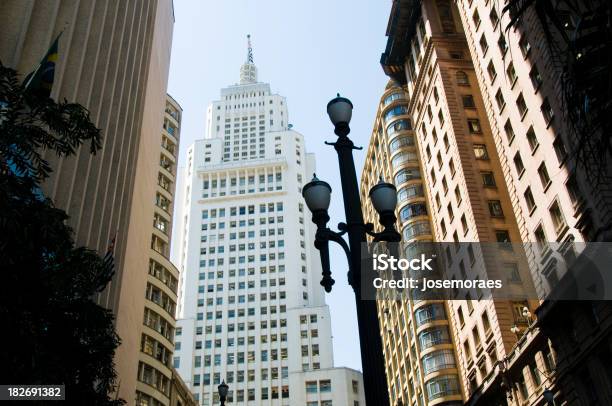 El Centro De Sao Paulo Foto de stock y más banco de imágenes de Día - Día, Farola, Aire libre