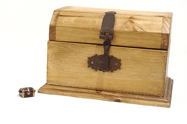 istock Big treasure little treasure 182692258