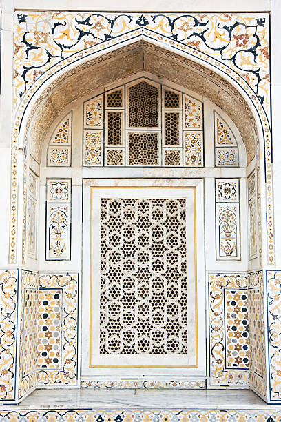 istock Taj Mahal door 182692265