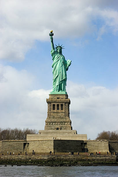 istock American dream, The statue of liberty 182694310