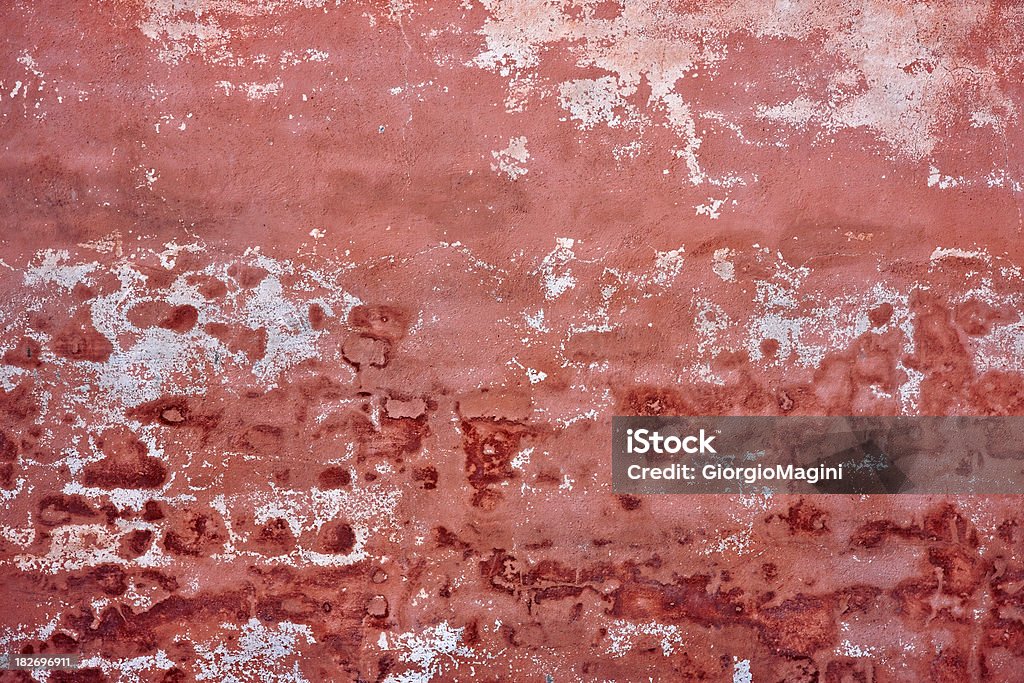 Red/Pink Cabana arruinada, textura de fundo de parede de gesso (duas de 3 - Foto de stock de Abandonado royalty-free