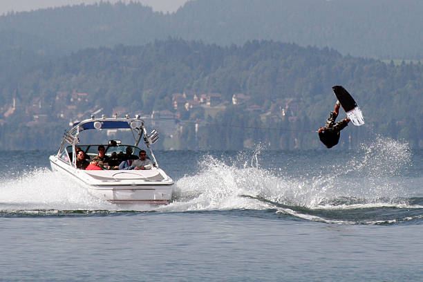 wakeboarding - wakeboarding nautical vessel wake jumping foto e immagini stock