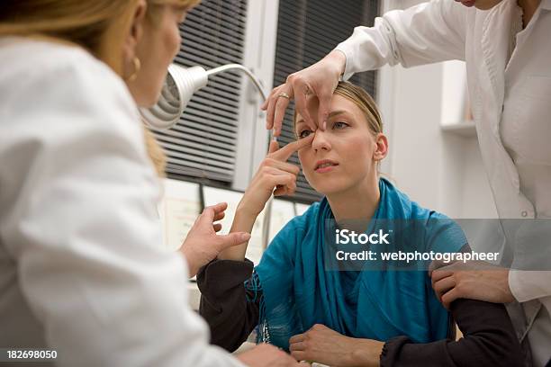 노즈 검사 코 성형에 대한 스톡 사진 및 기타 이미지 - 코 성형, 성형수술, 사람 코