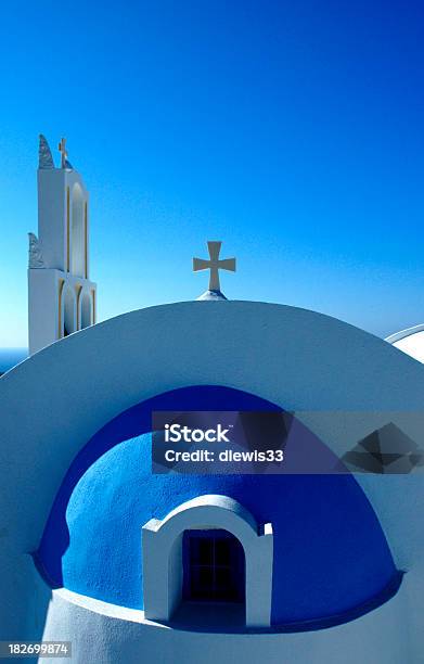 Grecka Wyspa Kościół Z Niebieską Kopułą - zdjęcia stockowe i więcej obrazów Architektura - Architektura, Chrześcijaństwo, Cyclady