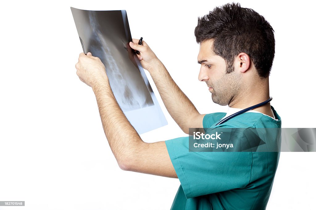 Enfermeiro olhando para raios x - Royalty-free 30-39 Anos Foto de stock