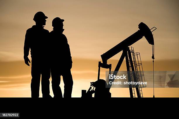 アイコンの石油産業 - 掘削リグのストックフォトや画像を多数ご用意 - 掘削リグ, 日没, アルバータ州