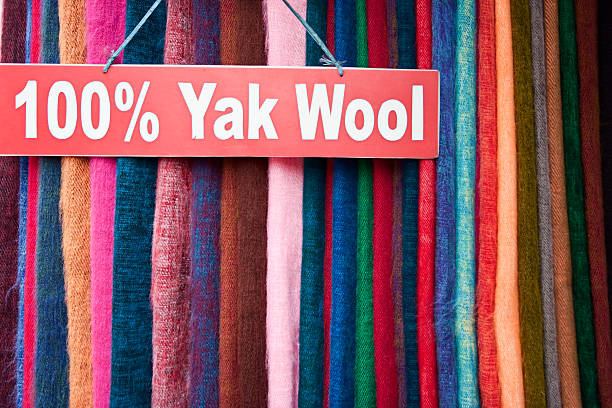 yak 100 % laine - nepal bazaar kathmandu textile photos et images de collection