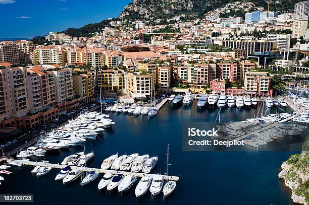 Monaco Porto E Marina Di Monte Carlo - Fotografie stock e altre immagini di Ambientazione esterna - Ambientazione esterna, Cielo sereno, Composizione orizzontale