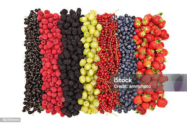 Foto de Square De Diferentes Frutas Vermelhas Frescas Em Branco e mais fotos de stock de Abundância