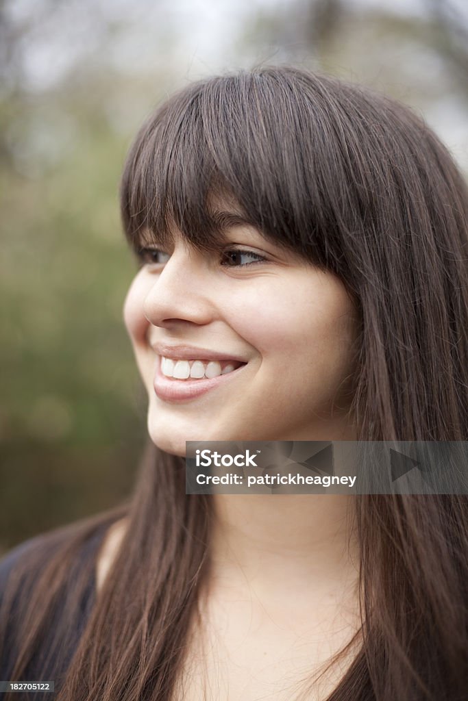 笑顔の女性 - 前髪のロイヤリティフリーストックフォト