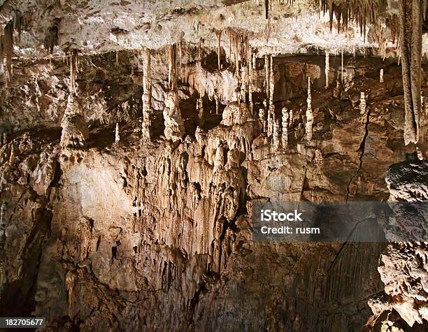 Foto de Caverna República Tcheca e mais fotos de stock de Brno - Brno, Assustador, Calcário
