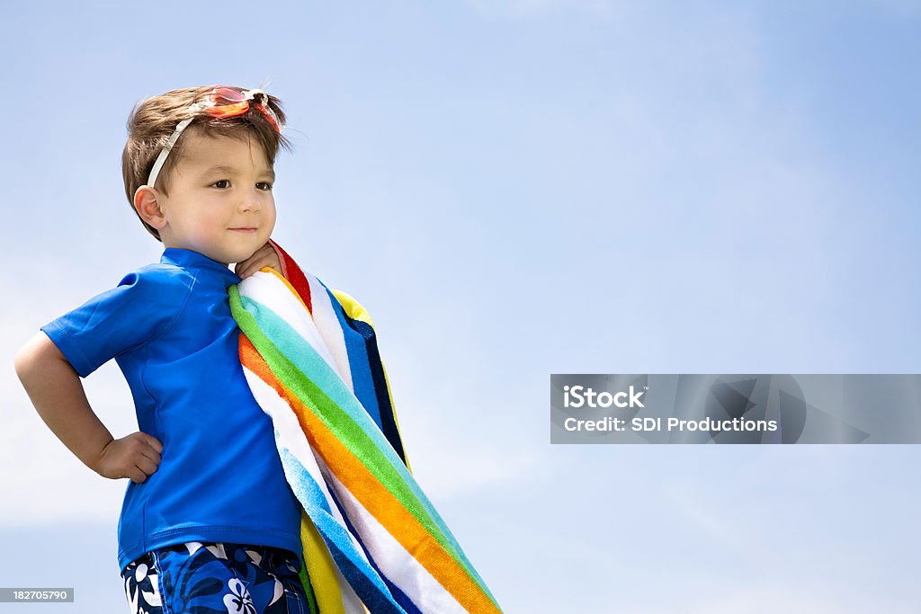 Giovane Sognando l'estate ragazzo pronto per nuotare - Foto stock royalty-free di 2-3 anni