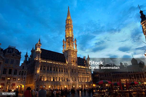 Bruselas Foto de stock y más banco de imágenes de Aire libre - Aire libre, Anochecer, Arquitectura