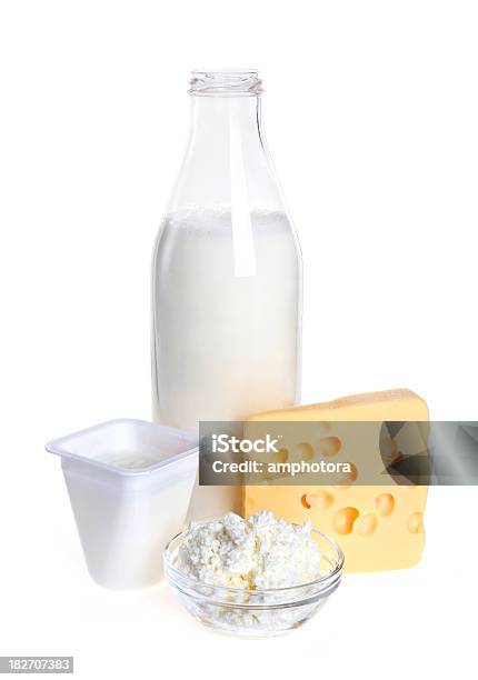 Milchprodukte Stockfoto und mehr Bilder von Milchprodukte - Milchprodukte, Weißer Hintergrund, Käse