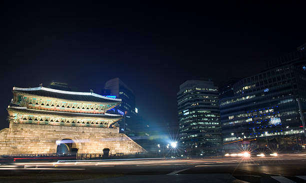 istock Night view of Namdaemun Gate 182707716
