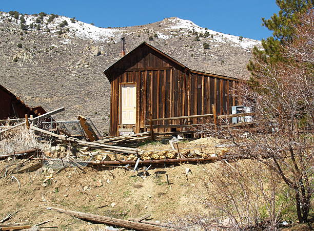 istock Virginia City Cabin 182708574