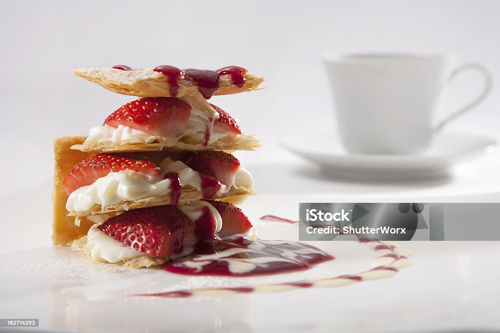 La tarte à la crème et fraises - Photo de Aliment libre de droits