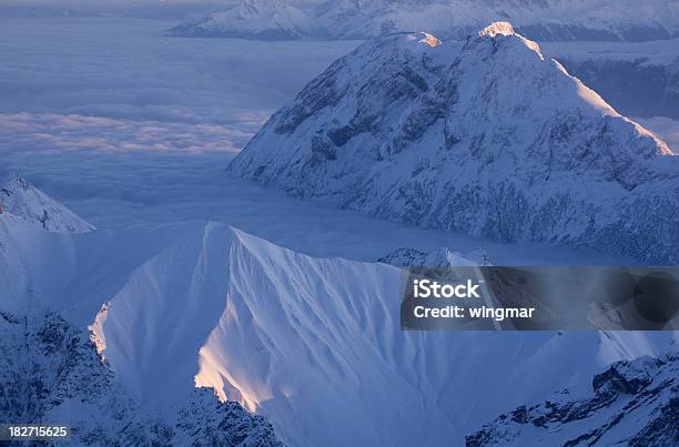 Widok Z Góra Zugspitze Bawaria Niemcy - zdjęcia stockowe i więcej obrazów Alpy - Alpy, Bez ludzi, Cień