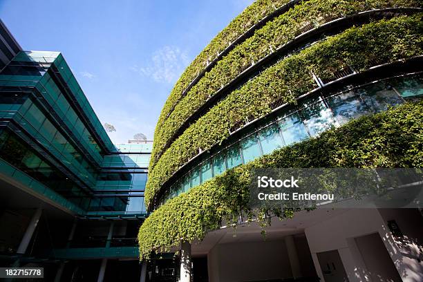 Green Building - zdjęcia stockowe i więcej obrazów Sozotechnika - Sozotechnika, Zielony kolor, Budownictwo ekologiczne
