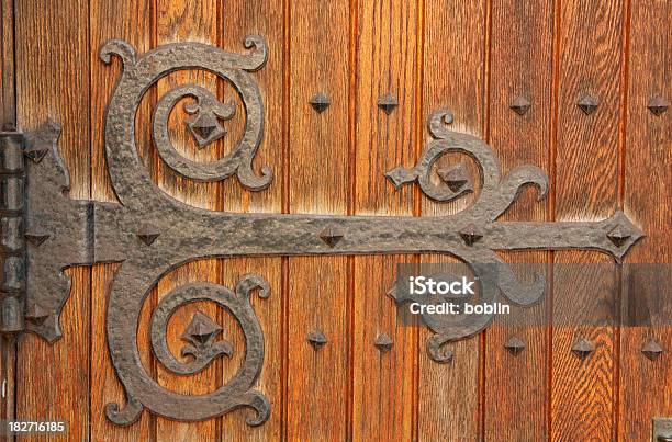 Antiguidade Dobradiça E Porta De Entrada - Fotografias de stock e mais imagens de Antiguidade - Antiguidade, Ao Ar Livre, Caraterística Arquitetural