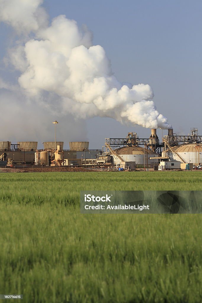 Centrale électrique géothermique d'journée détente - Photo de Affaires libre de droits