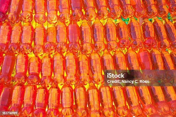 Układ Pomarańczowym Tle Kolorowe Butelki - zdjęcia stockowe i więcej obrazów Abstrakcja - Abstrakcja, Aranżacja, Bez ludzi