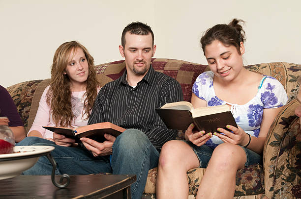 그룹 청소년 갖는 성경 공부하다 시리즈 - bible youth organization teenager christianity 뉴스 사진 이미지