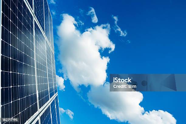 すっきりしたソーラーエネルギー - イノベーションのストックフォトや画像を多数ご用意 - イノベーション, カラー画像, ガラス